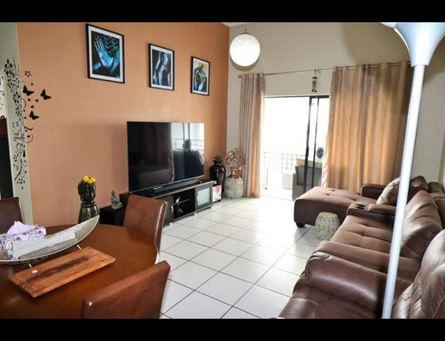 2 BEDROOM APARTMENT FOR SALE IN GREENSTONE HILL